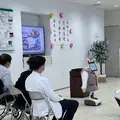 案内ロボット「テミちゃん」が新入社員として入社式に参加|行岡病院で人とロボットの同期が共に歩む新時代