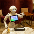渋谷「ペッパーパーラー」営業終了　月1万人超を集客した「ロボット共生空間」人気の秘密と軌跡