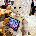 渋谷「ペッパーパーラー」営業終了　月1万人超を集客した「ロボット共生空間」人気の秘密と軌跡