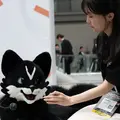 アニマロイド「FOX」が練り歩き、子ども達との会話で「SusHi Tech Tokyo 2026」会場を沸かせる