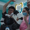 ヒューマノイド「FF Master」が歯科クリニックに勤務 医療現場における業務効率化と患者体験向上へ