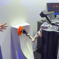 ソフトバンクロボティクス、Lokiのトイレ清掃ロボットを日本初披露　AI性能向上へ日本でデータ収集