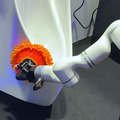 ソフトバンクロボティクス、Lokiのトイレ清掃ロボットを日本初披露　AI性能向上へ日本でデータ収集