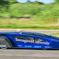 産学連携で挑む次世代モビリティ、玉川大学チームがソーラーカー&グリーンフリートカーラリー「WORLD GREEN CHALLENGE 2026」でクラス優勝し2連覇