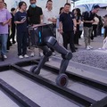 ヒューマノイドがダンスパフォーマンスを披露 中国北京で開催「WRC2026」LimX Dynamics出展の映像