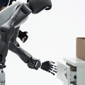 人の全身動作をヒューマノイドが再現、Booster Roboticsが全身遠隔操作プラットフォーム「Booster T2」の映像を公開