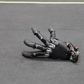 ロボットハンドの指を脚に、ETH Zurichが自立歩行と自己復帰を強化学習で実現