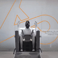 ヒューマノイドLunaが箱から起き上がり歩行、LimX Dynamicsが動画を公開