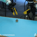 ロボット基盤モデル「GEN-1.5」活用事例動画 手本を1回見るだけでリングをはめる動作を習得