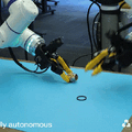 ロボット基盤モデル「GEN-1.5」活用事例動画 手本を1回見るだけでリングをはめる動作を習得