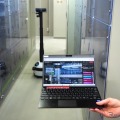 ロボットからの画像をモニター。ロボットの個体名は「IKB-01」＝池袋1号機