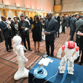 米州開発銀行 (IDB)主催の「日本・中南米ビジネスフォーラム」レセプションで日本のロボットがお出迎え