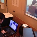 犬型ロボット「なでなでワンちゃん」、集中力を高める効果を確認したと発表