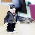 【ロボホン】1周年記念ロボホン専用スーツを着せてみた! 服を着たまま逆立ちも出来る