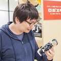 【ロボホン】1周年記念ロボホン専用スーツを着せてみた! 服を着たまま逆立ちも出来る