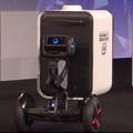 セグウェイロボティクスが開発したロボット「Loomo」、移動性能が凄い！