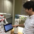 CROSSCOOP SINGAPORE、受付業務省力化に向けてNAOを使った実験結果を発表