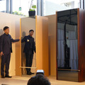 折りたたみだけでなく衣服と人の新しい関係を提案するランドロイド 製品版発表会「laundroid world 2017」を開催