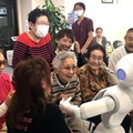 Pepperが高齢者向け健康づくりの体操インストラクターに!「あへあほ体操 for Pepper」今夏の一般販売を目指す