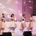 週刊ロビ2創刊記念イベントで「Robi48」と「AKB48」(横山由依、向井地美音、小栗有以、川本紗矢、高橋朱里)がダンスでコラボ!ロビ2は電動立ち乗り二輪車で登場
