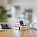 タカラトミーが米国で大人気のAIロボット「COZMO（コズモ）」を9月発売！ ピクサーのアニメーターも参加