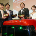 ZMP、歩道自動走行を目指す宅配ロボット「CarriRo Delivery」をデモ 「銀のさら」で宅配実証実験へ 対話機能も実装へ
