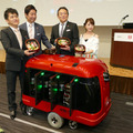 ZMP、歩道自動走行を目指す宅配ロボット「CarriRo Delivery」をデモ 「銀のさら」で宅配実証実験へ 対話機能も実装へ