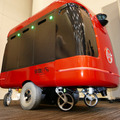 ZMP、歩道自動走行を目指す宅配ロボット「CarriRo Delivery」をデモ 「銀のさら」で宅配実証実験へ 対話機能も実装へ