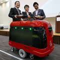 ZMP、歩道自動走行を目指す宅配ロボット「CarriRo Delivery」をデモ 「銀のさら」で宅配実証実験へ 対話機能も実装へ