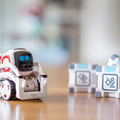 タカラトミー「COZMO」の魅力と技術を徹底解剖 ANKI社に聞く「4つの技術とプログラミング」