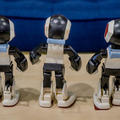 組立式2足歩行トイ「てくてくロビ」作ってみたよ!