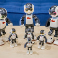 手のひらサイズでズッシリ重い可動フィギュア「メタコレRobi」が可愛い