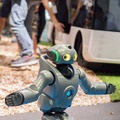 伝説のソニー製二足歩行ロボット「QRIO」、ロボカップ会場でダンスパフォーマンスを披露