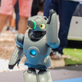 伝説のソニー製二足歩行ロボット「QRIO」、ロボカップ会場でダンスパフォーマンスを披露