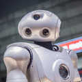 伝説のソニー製二足歩行ロボット「QRIO」、ロボカップ会場でダンスパフォーマンスを披露