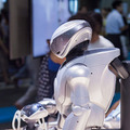 伝説のソニー製二足歩行ロボット「QRIO」、ロボカップ会場でダンスパフォーマンスを披露