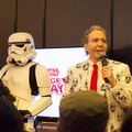 【速報】最新作「スター・ウォーズ／最後のジェダイ」の新キャラ＆新ドロイド、注目の謎とは？ 「Force Friday II」イベントレポート