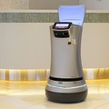 「ロボットが届けるクリスマス」プリンスホテルでデリバリーロボット「Relay」が恋人たちのサンタクロースに!