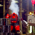 【動画あり】日米巨大ロボット対決「水道橋重工」vs「MegaBots」、クラタスが1体目を倒すも、2体目のチェーンソーに敗れる