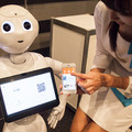 未来のレジ係はロボットに？ 接客から決済まで全て担当する「レジ for Pepper」は月額1.5万円から