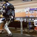 【動画あり】ボストン・ダイナミクスの「アトラス」の協働作業がすごすぎ！ ソフトバンクロボットワールドで映像披露
