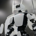 【動画あり】トヨタの最新人型ロボット、国際ロボット展でデモ披露 「動きなめらか」「バランス良し」「遅延なし」
