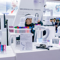 小型軽量ロボットアーム「COBOTTA」が大注目！ 9体が連携するミニ工場など、国際ロボット展で展示