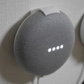 【Amazon Echo Dot / Google Home Mini】小型スマートスピーカーを壁掛けにしてしまう専用ホルダー登場！