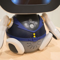 ロボット「ユニボ」の専用ユニフォームが販売開始 会社の作業服を模したデザインも
