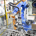 世界初の「モーションプランニングAI」を使ったロボットコントローラ！ティーチング不要、MUJINがロボデックスで展示