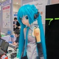等身大「初音ミクロボット」ロボデックスで展示　舞台などエンタメでの活用を