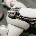 【aibo 解体新書】ソニーの本気を見た！ 新型aibo分解レポート