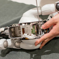 【aibo 解体新書】ソニーの本気を見た！ 新型aibo分解レポート