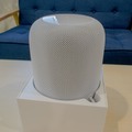 「HomePod」開封の儀　Apple初のスマートスピーカーはずしりと重かった